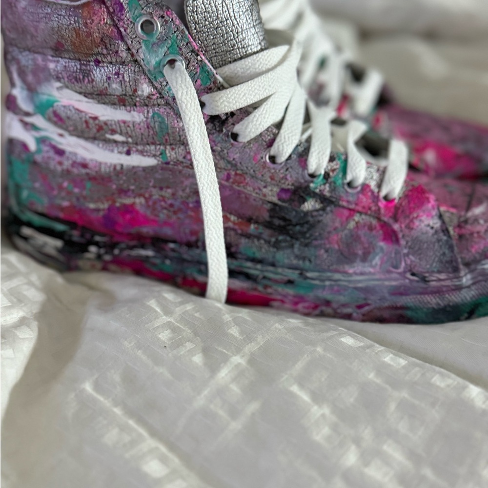 Hand-painted Woman’s High-Top VANS 7.5 - Picture 2 of 6